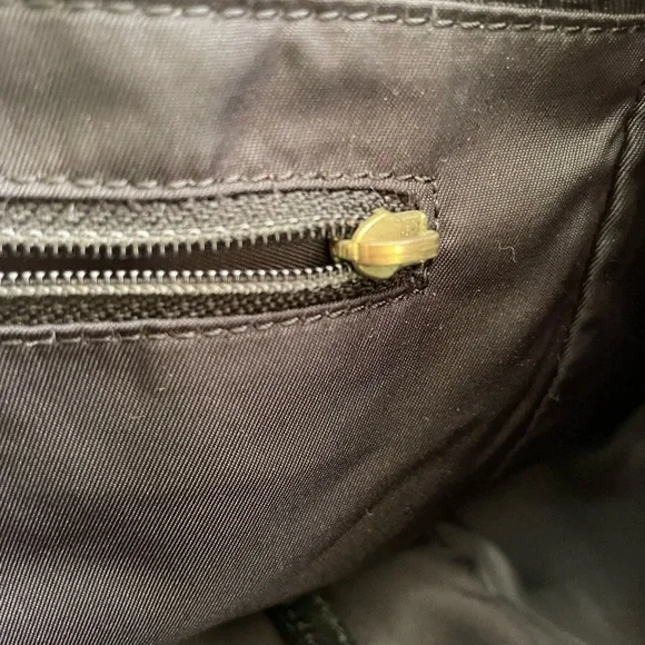 Chanel tote - Picture 8 of 10